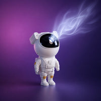 Astronautlampa med stjärnhimmel och nebulosaeffekter | Nebulär