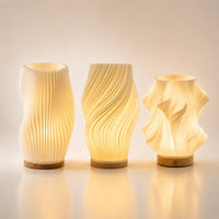Skulpturell bordlampe med LED-belysning | Vågform